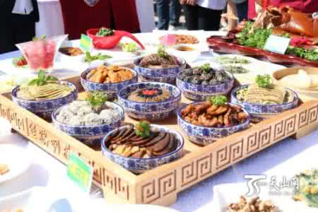 新疆：多国学子自制美食展示多元文化