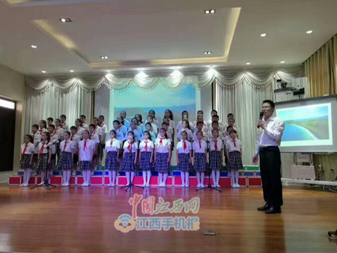 高安六小：举办国学传统教育交流活动