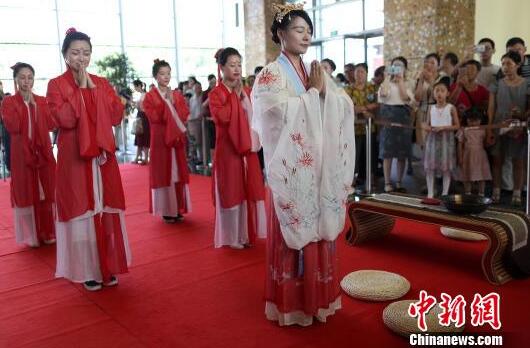 南京大报恩寺遗址公园复原七夕古礼：古代这天原是“读书节”