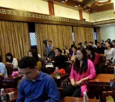 专家呼吁加强校园人文教育和传统文化滋养