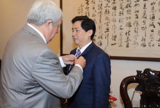 谢和平院士：懂得尊重 德行天下