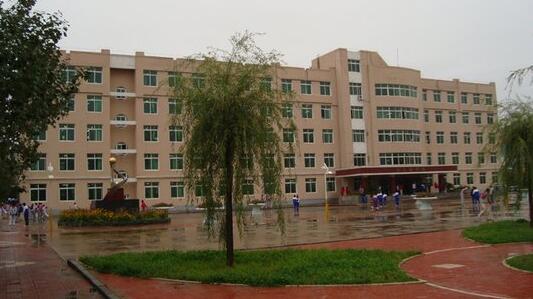 让学者安静地做学问