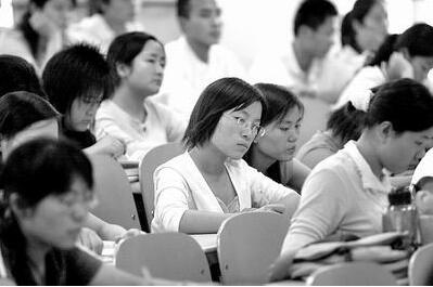不必为公务员报考热大惊小怪