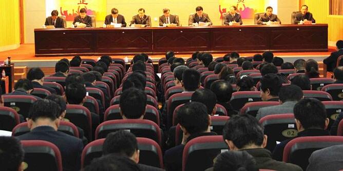 政协委员：学校教育时间过长 中学阶段应减两年