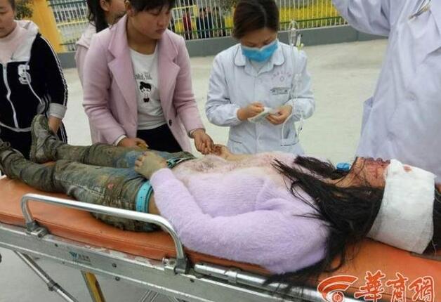 16岁少女上学途中遭陌生男袭击 左眼失明