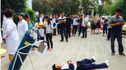 云南大理一中学学生斗殴致1人死亡 校长被免职