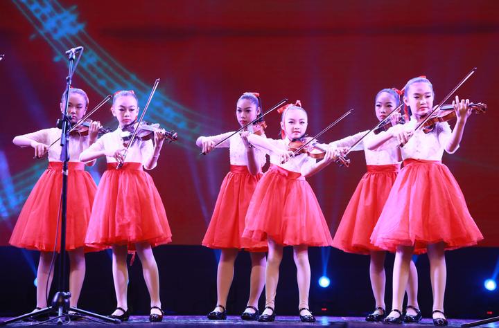 全市中小学生展才艺 文艺汇演喜迎新年
