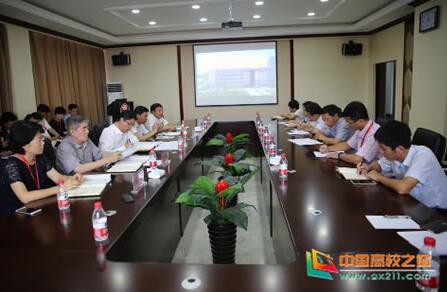 中国医科大学闻德亮校长率队调研法医学院