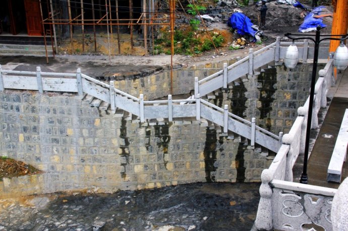 画家黄永玉湘西捐建第九桥