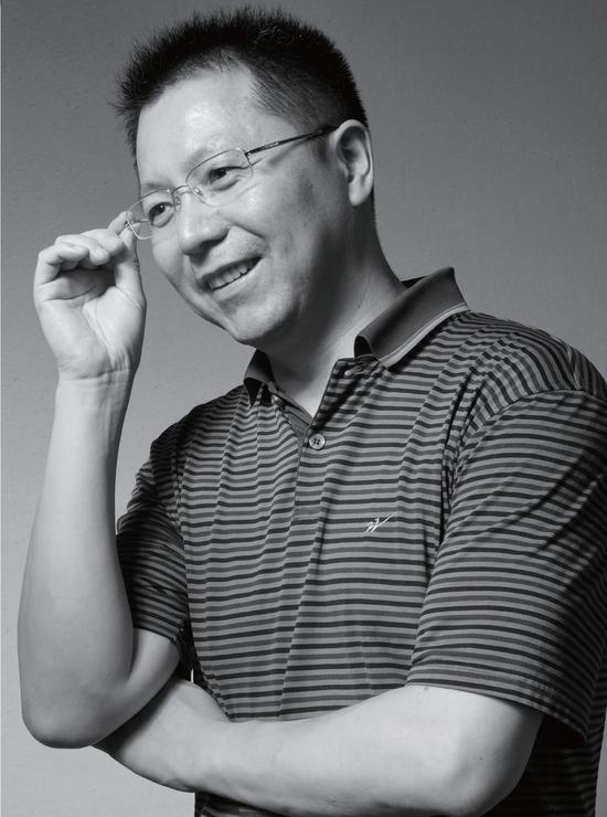 新浪推荐艺术家：何震宇