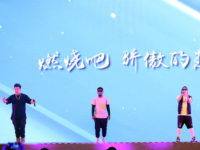 南征北战人气暴涨 炫酷亮相发布会成品牌新宠