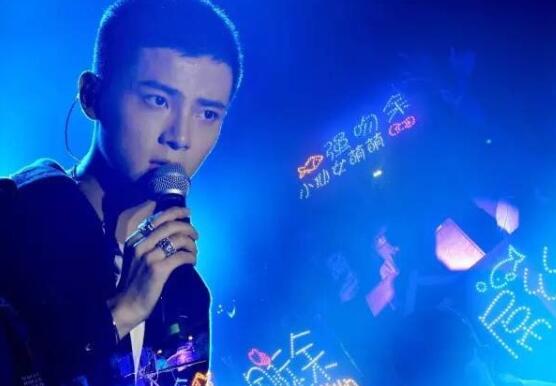 吴俊余西部音乐节现场火爆 实力偶像圈粉无数