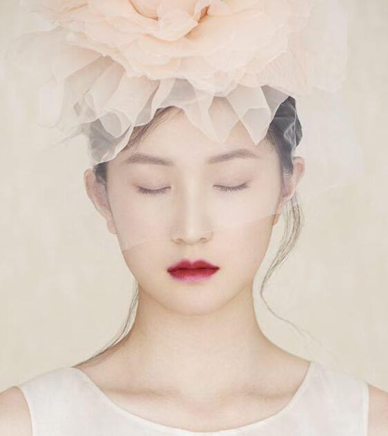 庆庆获最具潜力唱作新人奖 唯美写真曝光