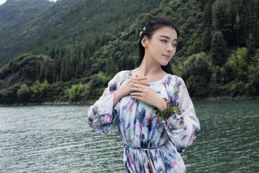 陈思思《慢慢等你》走红 成中国广场舞大妈新宠