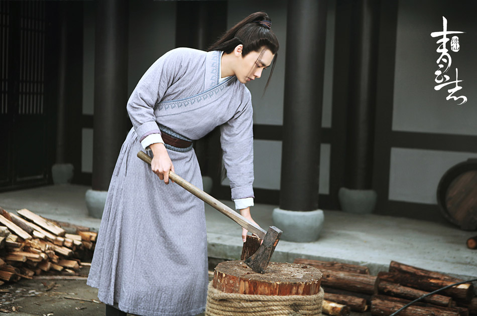 李易峰潜心拍《诛仙》 盼早日回家过年