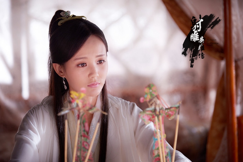 李一桐《射雕》知郭靖婚约  心如刀割受情伤