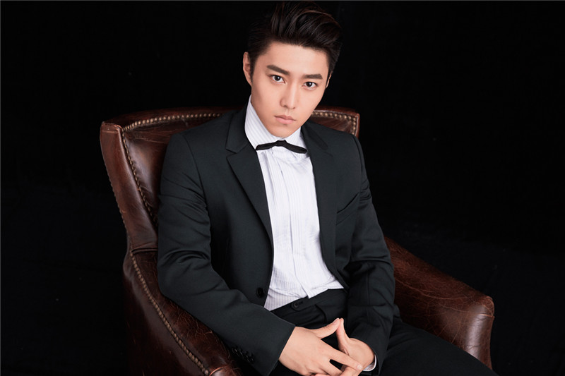  赵东泽生日写真曝光 演绎质感型男撩力升级