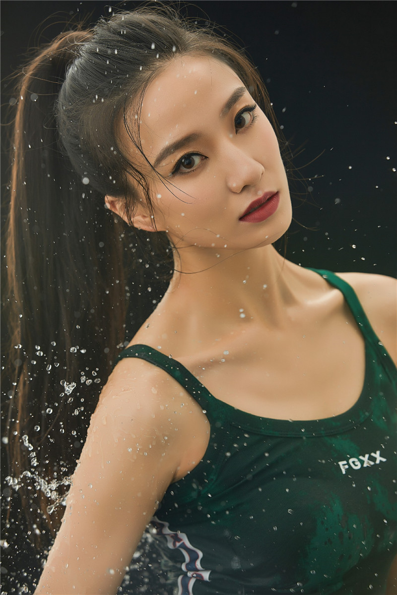 石雨晴早秋运动写真元气满满 拳击少女酷感十足