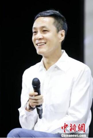 德版《贵妇还乡》北京上演 冯远征：戏剧创作应是开放和多样的