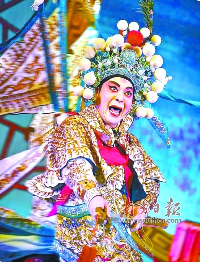   努力成为南国戏曲“大演员”