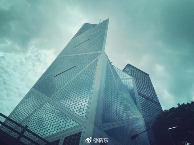 靳东再发文回应热搜争议 引用杨绛名言暗喻心境