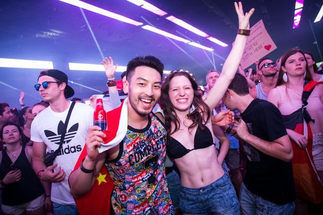 张靓颖献唱Tomorrowland 自爆今年内将完婚