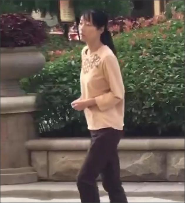 马伊琍拍新戏演长发保姆